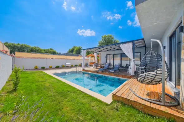 Villa Shiraz
