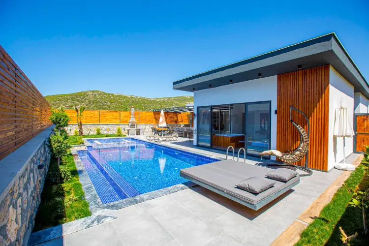 villa-montenegro-luxury-holiday-villagezegeni-12_1_250.jpg